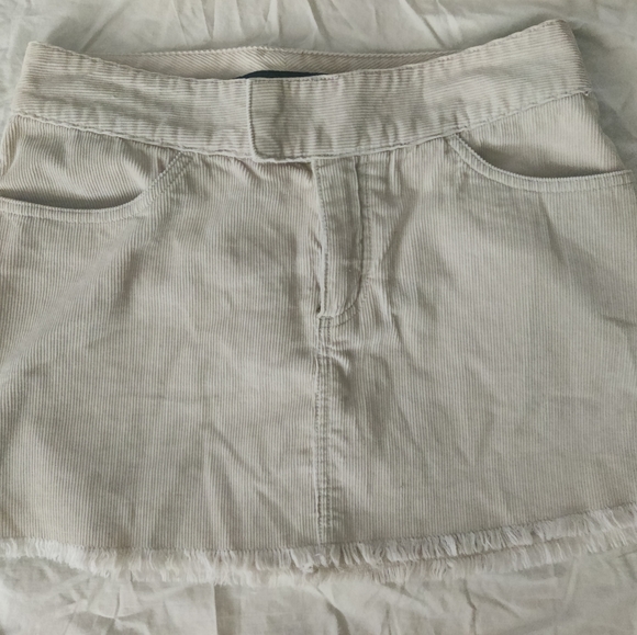 100 % cotton, corduroy skirt from Blue Asphalt, tan size 5. - Picture 1 of 5
